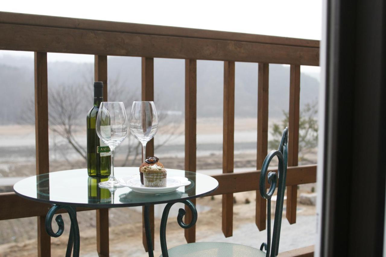 Forest Of Color Pension Hongcheon Exterior foto